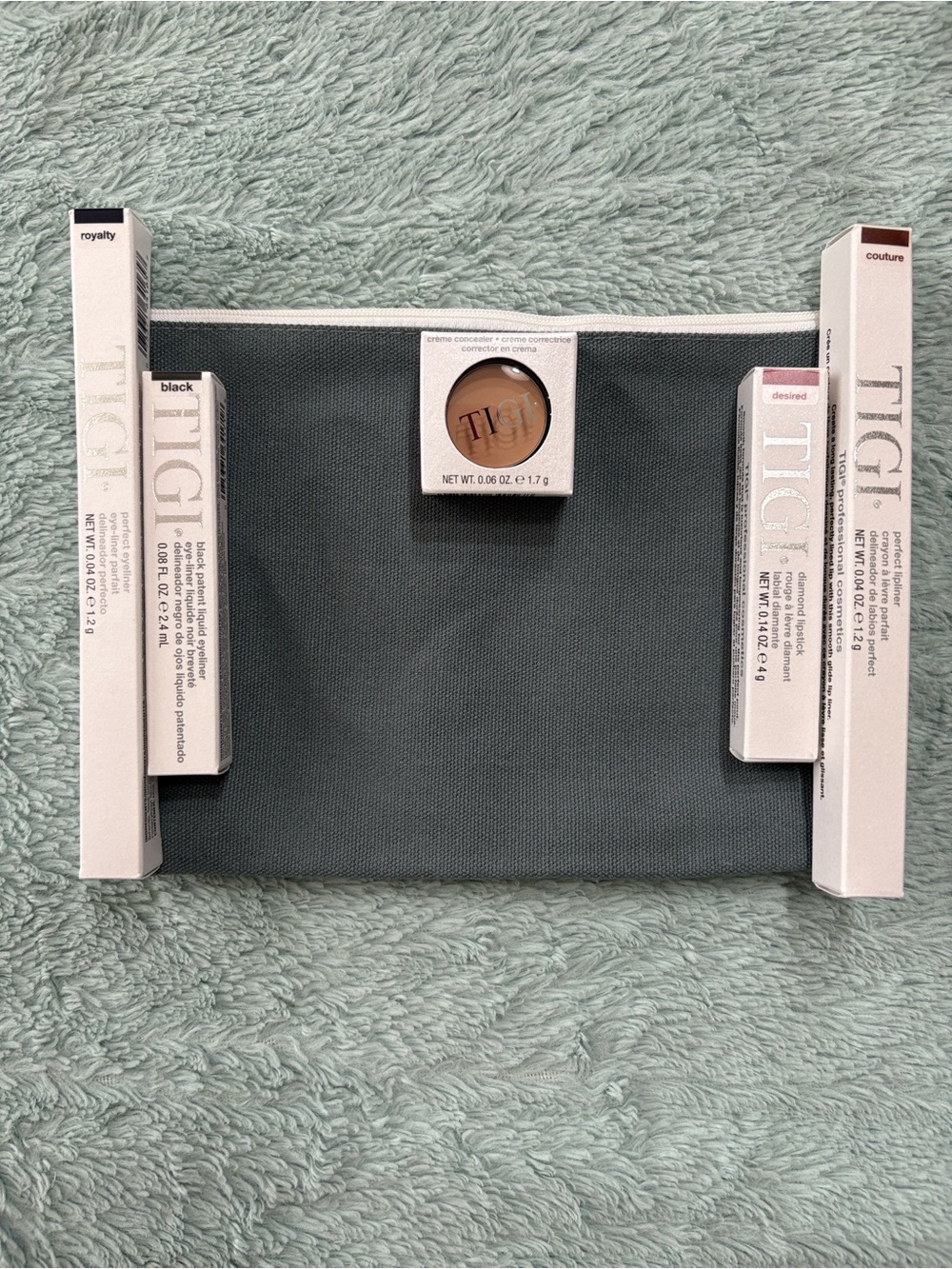 TIGI Makeup Bundle - Picture 2 of 13